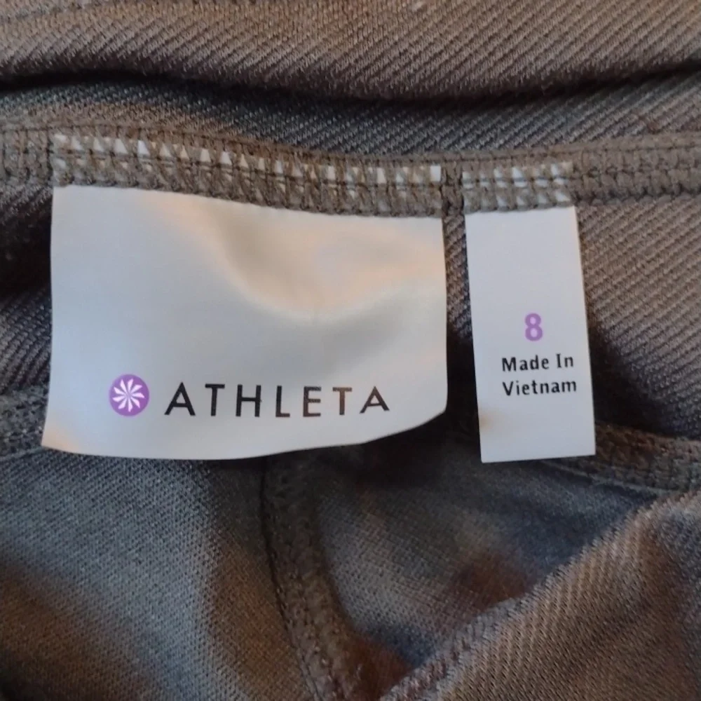 Athleta Olive Green Trailsetter Ponte Motion Moto Pants Leggings. Size 8